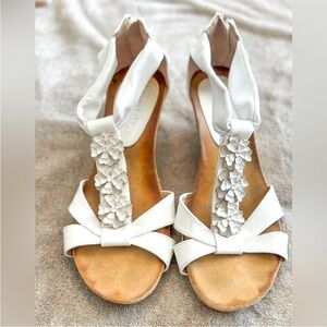 Patrizia Pepe White Flower Wedge Heel Sandals Women's Size 7.5